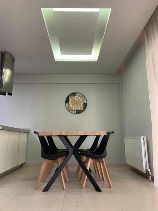Varkiza Lux Apartment ภายนอก รูปภาพ
